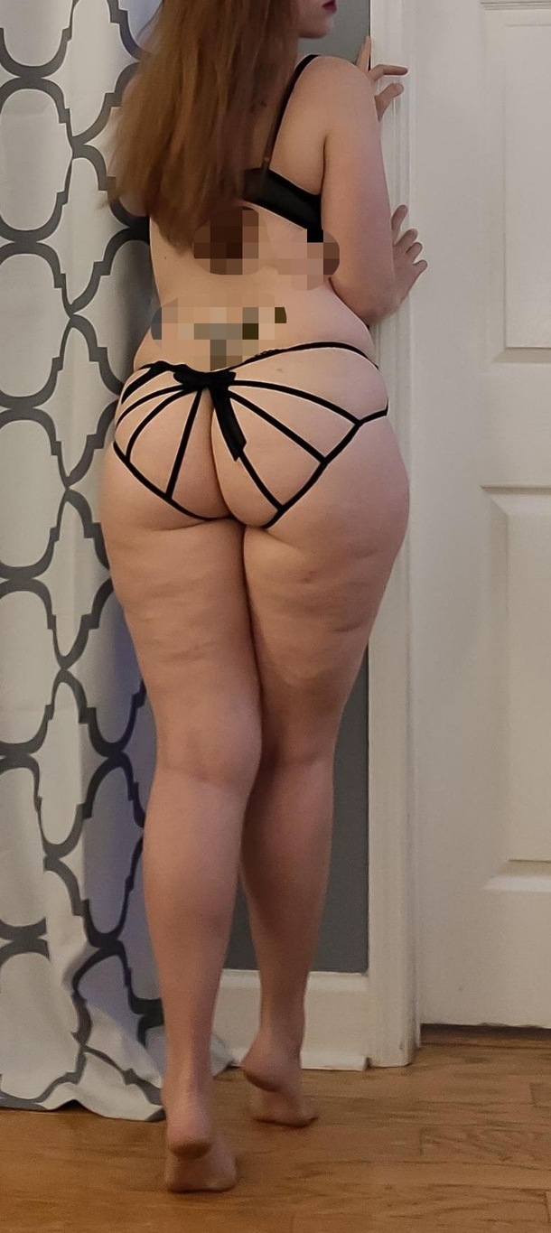 Humpday ass pic Do you like them thick