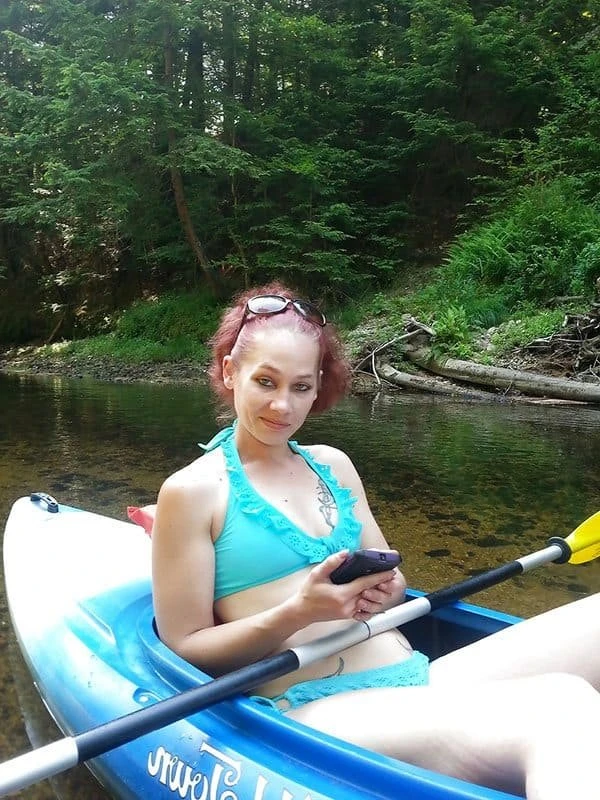 Kayaking ended with a blowjob from the red beast